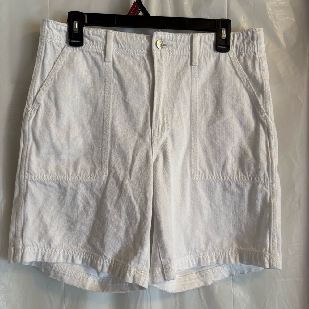 American Eagle Womens Shorts Size 6 White Strigid Perfect Bermuda Lightweight‎